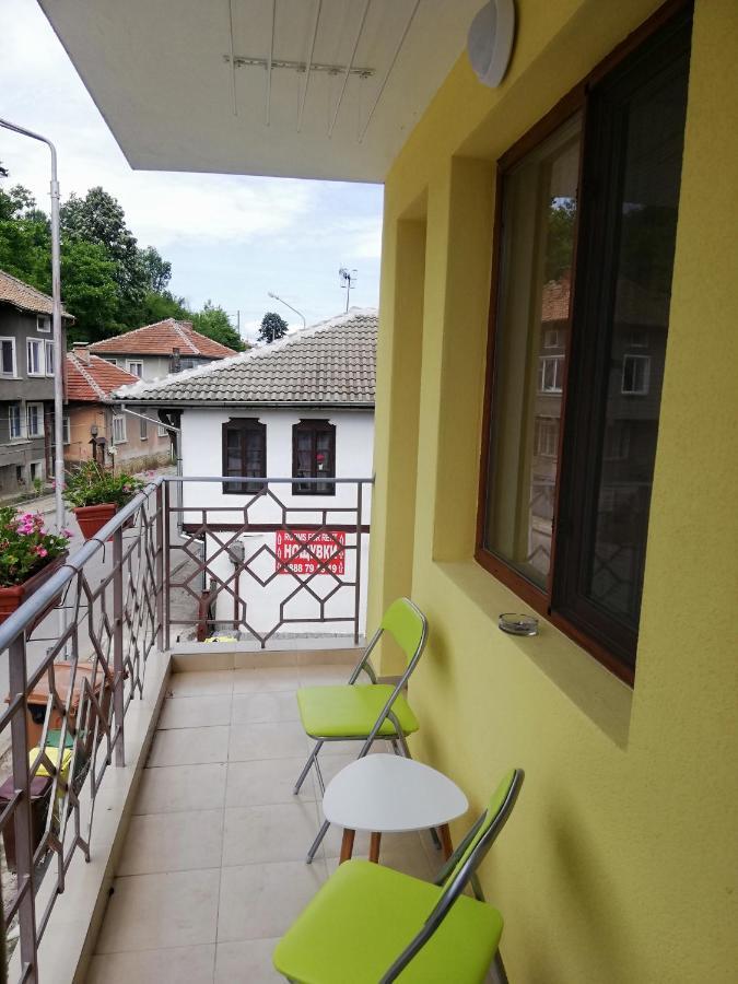 Petrov Apartment Tryavna Exterior foto
